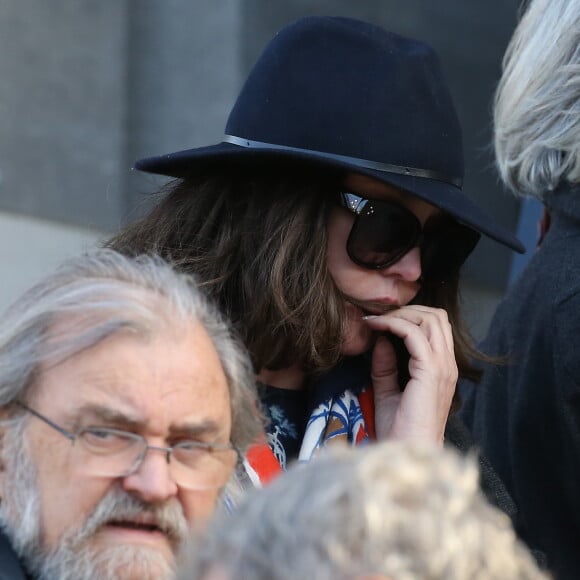 Isabelle Adjani - Hommage à André Glucksmann à la grande coupole du crématorium du cimetière du Père-Lachaise, à Paris, le 13 novembre 2015.