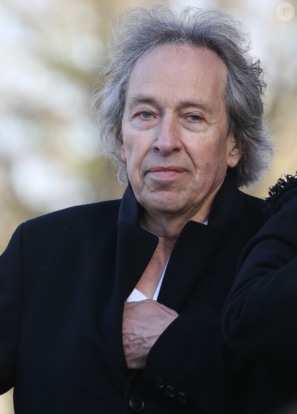 Pascal Bruckner - Hommage à André Glucksmann à la grande coupole du crématorium du cimetière du Père-Lachaise, à Paris, le 13 novembre 2015.
