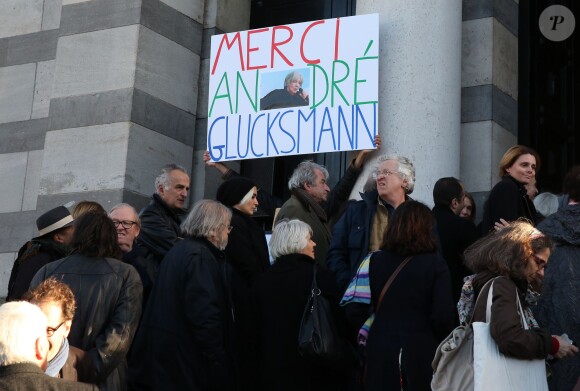 Hommage à André Glucksmann à la grande coupole du crématorium du cimetière du Père-Lachaise, à Paris, le 13 novembre 2015.