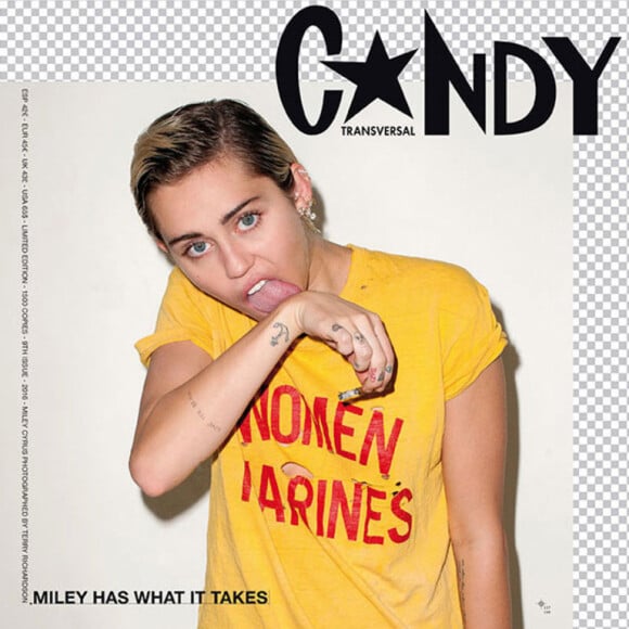 Miley Cyrus, dans un look militaire, pose pour l'édition hiver 2015/2016 du magazine américain Candy.