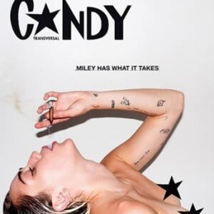 Miley Cyrus pose pour l'édition hiver 2015/2016 du magazine américain Candy.