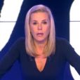 Laurence Ferrari bouleversée peine à contenir ses larmes lors d'un hommage rendu aux victimes des attentats de Paris, le lundi 16/11/15, dans Le Grand 8 sur D8