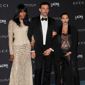 Naomi Campbell, Riccardo Tisci et Kim Kardashian West au gala Art+Film 2015 du LACMA. Los Angeles, le 7 novembre 2015.