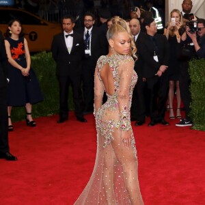 Beyoncé Knowles - Soirée Costume Institute Gala 2015 (Met Ball) au Metropolitan Museum, célébrant l'ouverture de Chine: à travers le miroir à New York. Le 4 mai 2015.