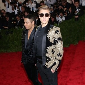 Justin Bieber et Olivier Rousteing - Soirée Costume Institute Gala 2015 (Met Ball) au Metropolitan Museum célébrant l'ouverture de Chine: à travers le miroir à New York, le 4 mai 2015.