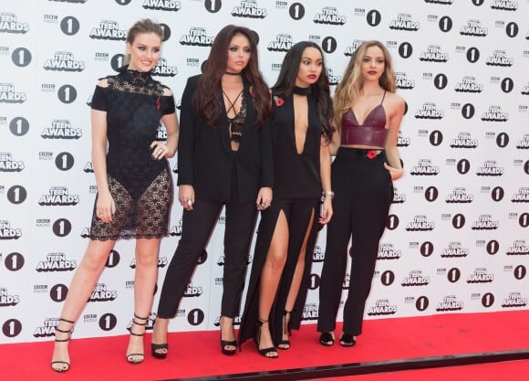 Little Mix (Jesy Nelson, Leigh-Anne Pinnock, Jade Thirlwall et Perrie Edwards) - Tapis rouge des BBC Teen Awards à Londres, le 8 novembre 2015.  BBC Teen Awards Arrivals at Wembley Arena in London. November 8th, 2015.08/11/2015 - Londres