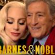 Lady Gaga et Tony Bennett se retrouvent joue contre joue pour la nouvelle campagne publicitaire du libraire américaine Barnes &amp; Noble / vidéo publiée sur Youtube.