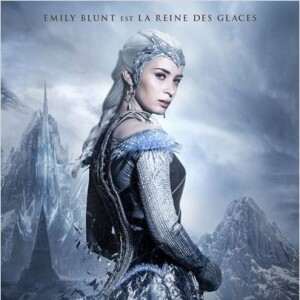 Emily Blunt - Affiche du film Le Chasseur et la reine des glaces.