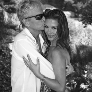 Catherine Zeta-Jones célèbre ses 15 ans de mariage avec Michael Douglas. (photo postée le 18 novembre 2015)