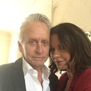 Michael Douglas et Catherine Zeta-Jones célébrent leurs 15 ans de mariage. (photo postée le 18 novembre 2015)