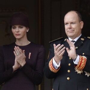 La princesse Charlene et le prince Albert II de Monaco - La famille de Monaco au balcon du palais princier lors de la fête nationale monégasque. Le 19 novembre 2015 © Jean-Claude Vinaj / Bestimage