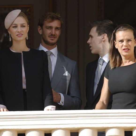 Pierre Casiraghi et sa femme Beatrice Borromeo, Louis Ducruet et la princesse Stéphanie de Monaco - La famille de Monaco au balcon du palais princier lors de la fête nationale monégasque. Le 19 novembre 2015 © Jean-Claude Vinaj / Bestimage