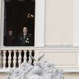La princesse Charlene et le prince Albert II de Monaco et la famille princière (Alexandra de Hanovre, Charlotte Casiraghi, Pierre Casiraghi, Caroline de Hanovre, Beatrice Borromeo, Louis Ducruet, Stéphanie de Monaco) au balcon du palais lors de la Fête nationale monégasque durant le défilé militaire, le 19 novembre 2015. © Jean-Claude Vinaj / Bestimage