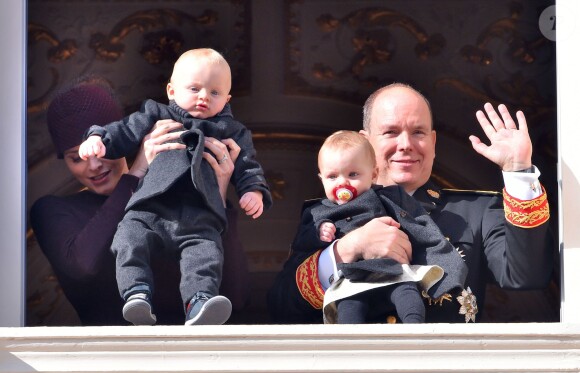 Le prince Jacques et la princesse Gabriella sont apparus avec leurs parents la princesse Charlene et le prince Albert II de Monaco lors du défilé militaire de la fête nationale monégasque, le 19 novembre 2015 © Bruno Bebert / Dominique Jacovides / Bestimage