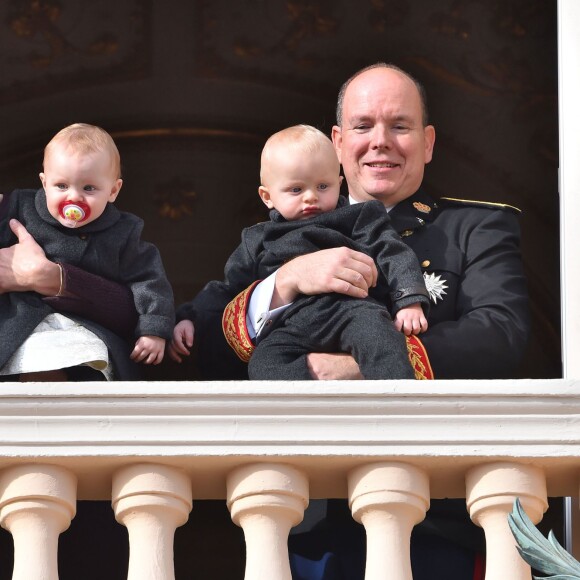 Le prince Jacques et la princesse Gabriella sont apparus avec leurs parents la princesse Charlene et le prince Albert II de Monaco lors du défilé militaire de la fête nationale monégasque, le 19 novembre 2015 © Bruno Bebert / Dominique Jacovides / Bestimage