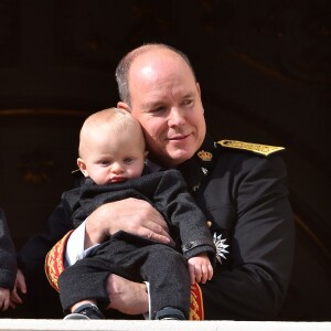 Le prince Albert II de Monaco et son fils le prince Jacques au balcon du palais lors de la Fête Nationale monégasque le 19 novembre 2015. © Bruno Bébert / Dominique Jacovides / Bestimage