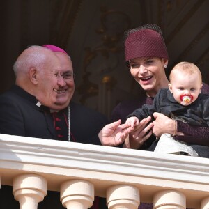 La princesse Charlene de Monaco et sa fille la princesse Gabriella au balcon du palais lors du défilé militaire pour la Fête Nationale monégasque le 19 novembre 2015. © Bruno Bébert / Dominique Jacovides / Bestimage