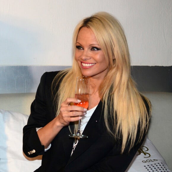 Pamela Anderson au club "Diamonds" à Cologne. Le 26 septembre 2015