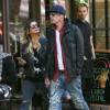 Tommy Lee se promène avec sa fiancée Sofia Toufa dans les rues de New York, le 27 octobre 2014