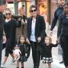 Kris Jenner et ses deux petites-filles North et Penelope (2 et 3 ans) quittent le magasin American Girl Doll Shop à Los Angeles. Le 23 novembre 2015.