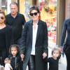 Kris Jenner et ses deux petites-filles North West et Penelope Disick (2 et 3 ans) quittent le magasin American Girl Doll Shop à Los Angeles. Le 23 novembre 2015.