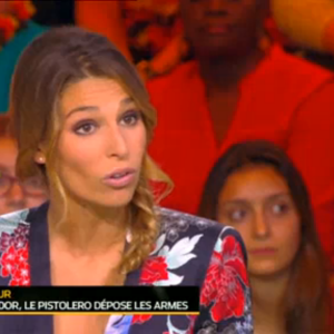 Laury Thilleman, invitée de Touche pas à mon sport, sur D8, le mardi 24 novembre 2015.