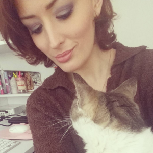 La jolie Kelly Bochenko : Selfie pour l'ex-Miss Paris