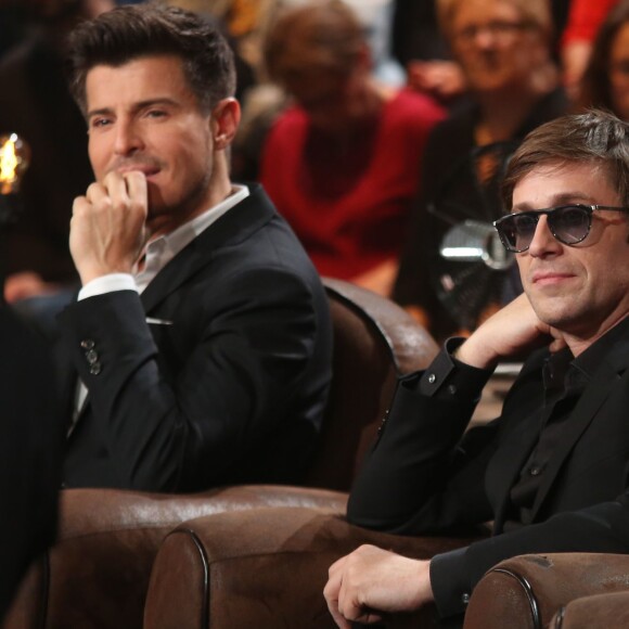Exclusif - Vincent Niclo et Thomas Dutronc, lors de l'enregistrement de l'émission Du côté de chez Dave à La plaine Saint-Denis, le 21 octobre 2015 (diffusion le dimanche 29 novembre 2015.)