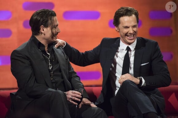 Johnny Depp et Benedict Cumberbatch à l'enregistrement du Graham Norton Show aux London Studios, le 11 octobre 2015.
