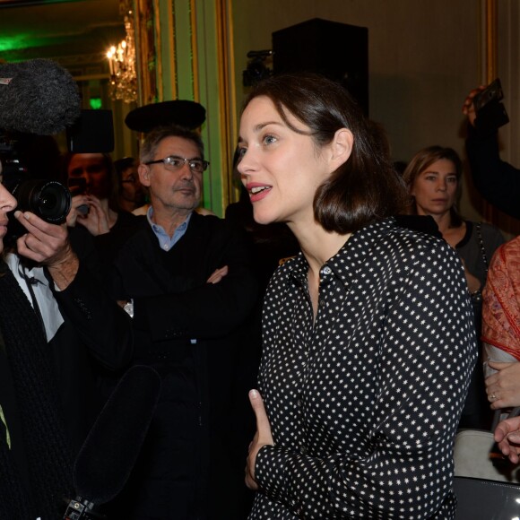 Marion Cotillard - Inauguration du projet "1 Heart 1 Tree" qui illumine la Tour Eiffel lors de la COP21 à la Fondation Mona Bismarck à Paris le 29 novembre 2015. © Rachid Bellak