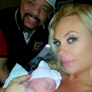 Ice-T et Coco Austin avec leur petite fille Chanel Nicole / photo postée sur Instagram le 28 novembre 2015