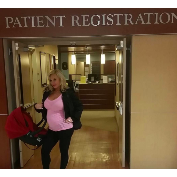 Coco Austin arrive à l'hôpital pour accoucher / photo postée sur Instagram le 29 novembre 2015