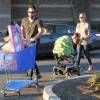 Katherine Heigl fait du shopping avec son mari Josh Kelley et sa fille Adalaide a Los Feliz, Los Angeles, le 24 novembre 2012