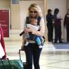 Katherine Heigl et sa fille Adalaide Kelley a l'aeroport de Los Angeles, le 2 decembre 2012