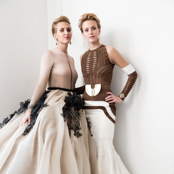 Exclusif - Comtesse Victoria von Faber-Castell (robe Stéphane Rolland Haute-Couture, bijoux Payal New York) et sa soeur la comtesse Sarah von Faber-Castell (robe Stéphane Rolland Haute-Couture, bijoux Payal New York)   lors des préparatifs de la vingt-troisième édition du Bal au Palais de Chaillot à Paris, le 28 novembre 2015. © Jacovides/Borde/Moreau/Bestimage