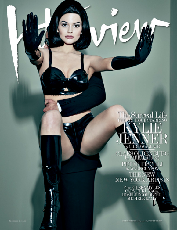 Kylie Jenner en couverture du numéro de décembre du magazine Interview. Photo par Steven Klein.