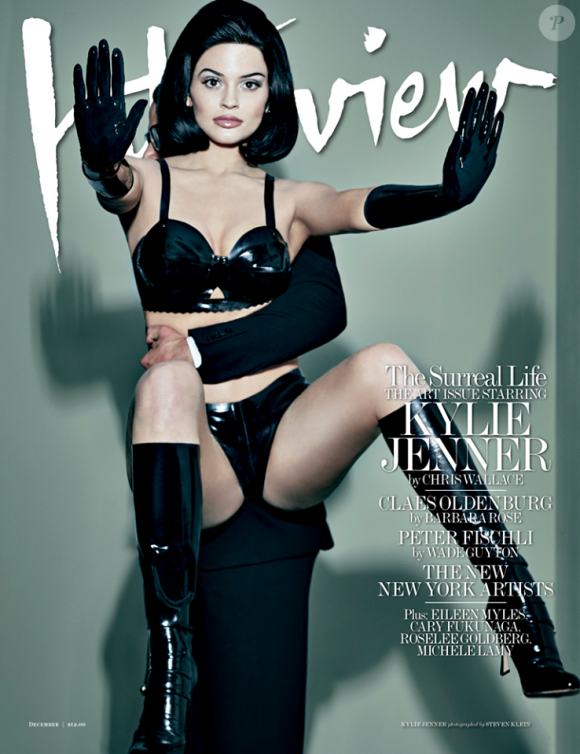 Kylie Jenner en couverture du magazine Interview. Numéro de décembre 2015. Photo par Steven Klein.