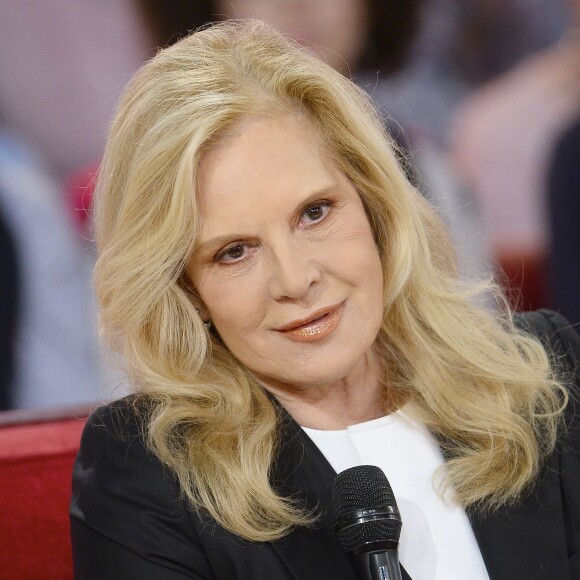 Sylvie Vartan - Enregistrement de l'émission "Vivement Dimanche" consacrée à Linda de Suza, à Paris le 2 décembre 2015. Diffusion le 6 décembre 2015 sur France 2. ©Coadic Guirec/Bestimage.