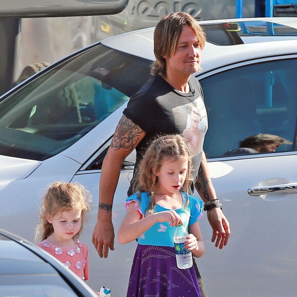 Keith Urban et ses filles Faith et Sunday - Arrivées à l'enregistrement de l'émission "American Idol" à West Hollywood. Le 1er avril 2015