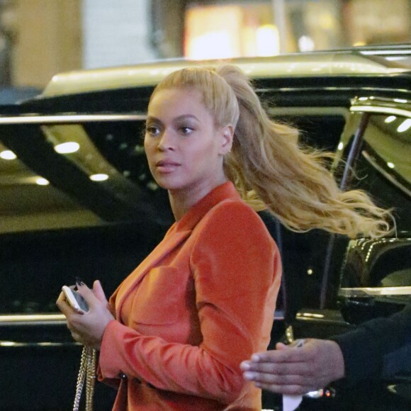 Exclusif - Beyoncé Knowles arrive à la comédie musicale "Hamilton" à New York le 21 octobre 2015