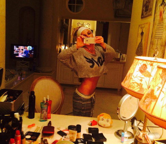 Britney Spears dévoile sa ligne et ses abdos en béton sur Instagram, décembre 2015.