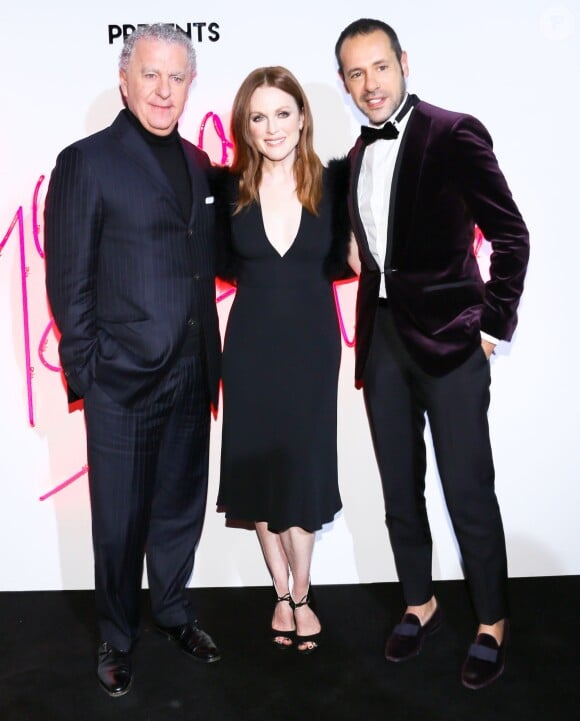 Luciano Bertinelli, Julianne Moore et Massimiliano Giornetti (directeur artistique de Salvatore Ferragamo) assistent à la soirée "Ferragamo Presents: Gancio Studios, Celebrating 100 Years In Hollywood" à l'Industria Superstudio. New York, le 8 décembre 2015.