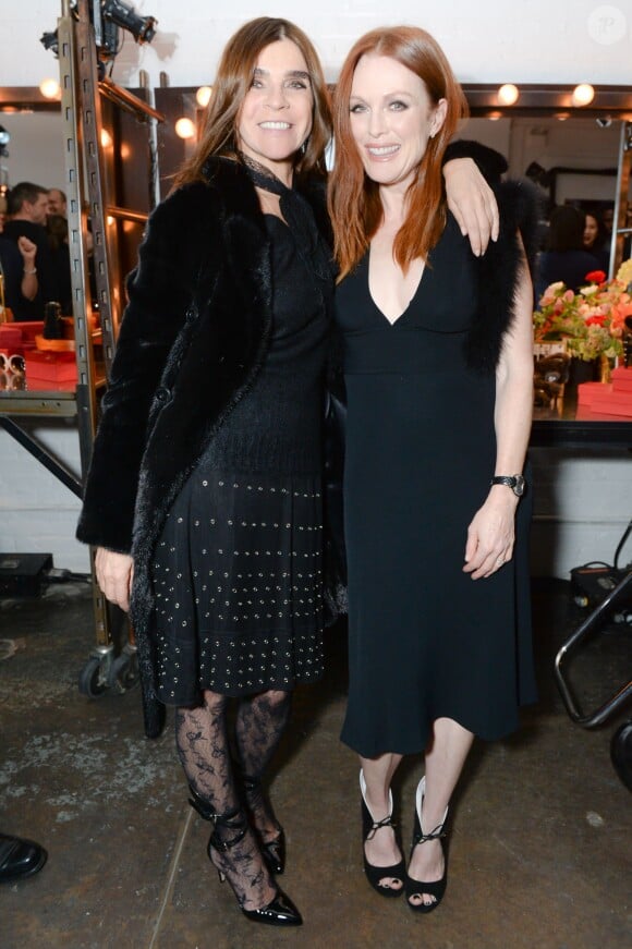 Carine Roitfeld et Julianne Moore assistent à la soirée "Ferragamo Presents: Gancio Studios, Celebrating 100 Years In Hollywood" à l'Industria Superstudio. New York, le 8 décembre 2015.