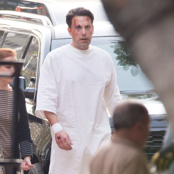 Ben Affleck, le visage en sang, sur le tournage de 'Live By Night' à Los Angeles, le 8 décembre 2015