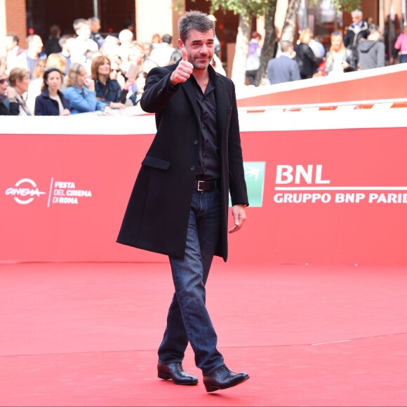 Thierry Neuvic (habillé en Fendi) - Tapis rouge du film "Belle et Sébastien" à Rome, le 17 octobre 2015.