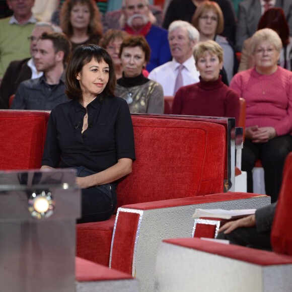 Valérie Bonneton et Michel Drucker - Enregistrement de l'émission "Vivement Dimanche" à Paris le 9 Décembre 2015 et qui sera diffusée le 13 Décembre 2015.