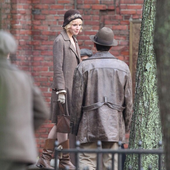 Exclusif - Ben Affleck et Sienna Miller s'embrassent sur le tournage de "Live by night" à Boston le 23 novembre 2015.