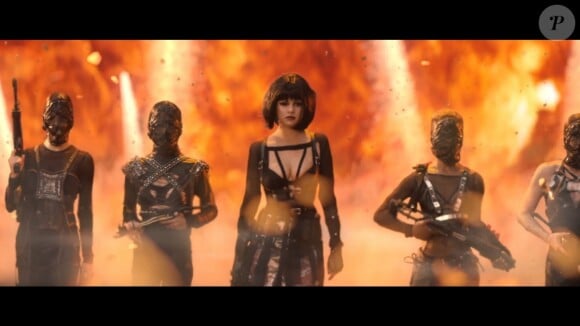 Beaucoup de mannequins connues apparaissent dans le nouveau clip vidéo de Taylor Swift 'Bad Blood', le 22 mai 2015 Jessica Alba, Cara Delevingne, Elsa Hosk, Selena Gomez, Zendaya, Cindy Crawford, Ellie Goulding, Ellen Pompeo, Gigi Hadid