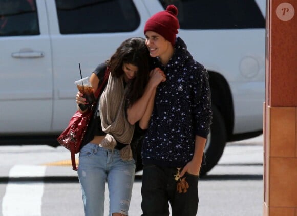Justin Bieber et Selena Gomez dans les rues de Los Angeles, le 5 avril 2012