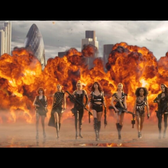 Beaucoup de mannequins connues apparaissent dans le nouveau clip vidéo de Taylor Swift 'Bad Blood', le 22 mai 2015 Jessica Alba, Cara Delevingne, Elsa Hosk, Selena Gomez, Zendaya, Cindy Crawford, Ellie Goulding, Ellen Pompeo, Gigi Hadid